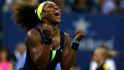 L'Am&eacute;ricaine Serena Williams a l'issue de la balle de match contre la Bi&eacute;lorusse Victoria Azarenka, en finale de l'US Open &agrave; New-York (Etats-Unis), le 9 septembre 2012.&nbsp; (ELSA / GETTY IMAGES NORTH AMERICA / AFP)