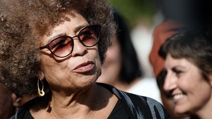 La militante antiraciste américaine Angela Davis, à Nantes (Loire-Atlantique) en 2015. (JEAN-SEBASTIEN EVRARD / AFP)