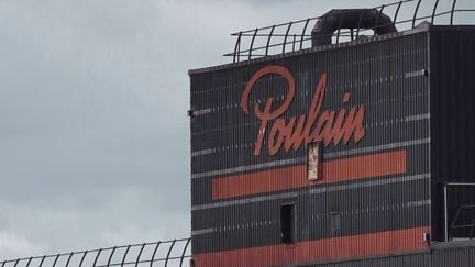 L'usine de chocolat Poulain située à Villebarou, dans le Loir-et-Cher, va finalement être intégralement reprise. Les 109 salariés de l'usine ne vont donc pas être licenciés.