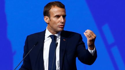 Emmanuel Macron lors d'une forum économique, à Saint-Pétersbourg (Russie), le 25 mai 2018. (SEFA KARACAN / ANADOLU AGENCY / AFP)