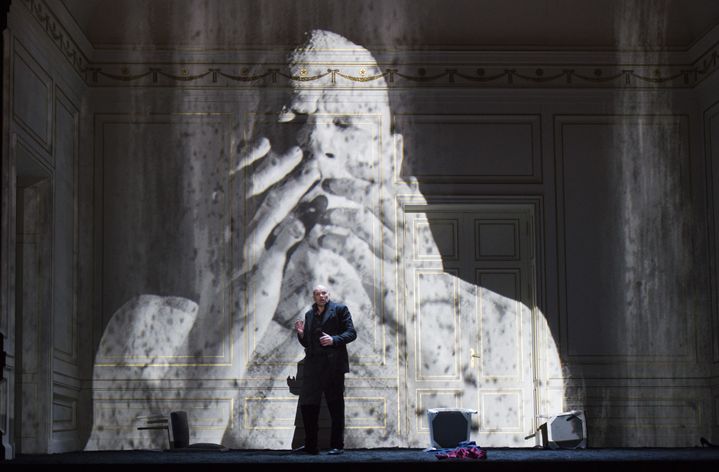 L'usage de la vidéo est fréquent dans "Bérénice" de Michael Jarrell à Garnier.
 (Monika Rittershaus/Opéra national de Paris)