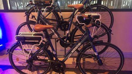 L'arrivée d'un VAE "hybride" bouleverse la donne des vélos à assistance électrique. (SERGE MARTIN FRANCE INFO)