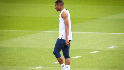 Kylian Mbappé à l'entraînement du Paris Saint-Germain, le 4 août 2022 au Camp des Loges.&nbsp; (MATTHIEU MIRVILLE / AFP)