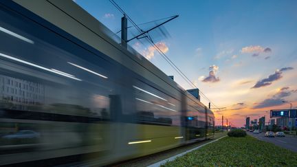 A partir du 13 mars 2024, vous pourrez réserver vos voyages d'été à la SNCF. (Illustration) (ZHANGKUN / MOMENT RF / GETTY IMAGES)