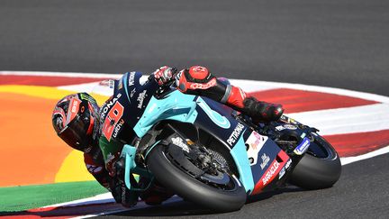 Le Français Fabio Quartararo à l'attaque au guidon de sa Yamaha (GIGI SOLDANO / GIGI SOLDANO)