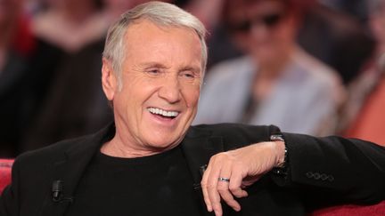 L'acteur Yves Rénier (ici dans "Vivement Dimanche" sur France 2) avait une fille "cachée", Kristophy, dont l'existence a été révélée par sa demi-sœur Lola Zidi. (FREDERIC DUGIT / MAXPPP)