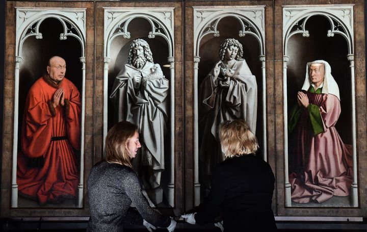 Détail de "L'Adoration de l'Agneau mystique" des frères Van Eyck.
 (EMMANUEL DUNAND / AFP)