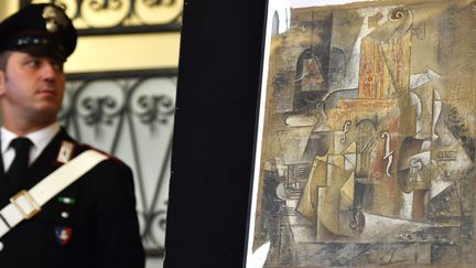 Le Picasso intercepté par les Carabiniers italiens.
 (GABRIEL BOUYS / AFP)