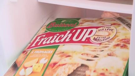 Depuis janvier 2022, la France connaît une brusque flambée d’intoxication alimentaire&nbsp;due&nbsp;à la bactérie E.&nbsp;coli.&nbsp;Les autorités sanitaires ont confirmé un lien avec les pizzas surgelées&nbsp;Fraîch’up&nbsp;de la marque&nbsp;Buitoni.&nbsp;75 enfants sont tombés malades et deux sont décédés. (France 3)