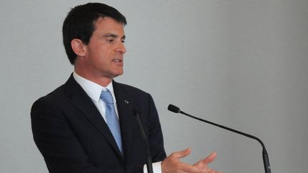 Le Premier ministre Manuel Valls intervient à un colloque sur le Droit d'auteur, le 17 mai 2015 à Cannes.
 (Jean-Pierre Clatot / AFP)