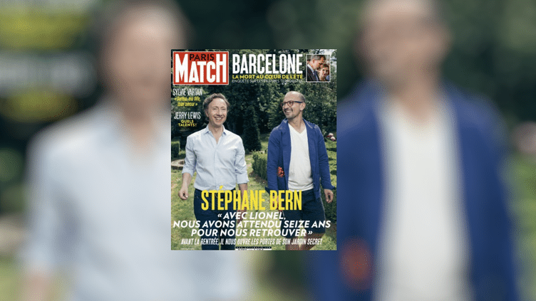 Pour La Premiere Fois Paris Match Met Un Couple D Hommes En Une Avec Stephane Bern Et Son Compagnon