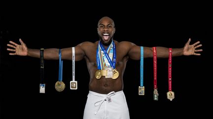 Invincible. Sur une lancée de 144 succès consécutifs, Teddy Riner s'offre un dixième titre planétaire, le 11 novembre 2017, à Marrakech (Maroc). (PHILIPPE MILLEREAU / AFP)