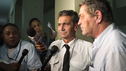 Les pilotes Fran&ccedil;ais Pascal Fauret et Bruno Odos, condamn&eacute;s &agrave; 20 ans de prison pour trafic de drogue, le 15 ao&ucirc;t 2015 &agrave; Saint-Domingue (R&eacute;publique dominicaine). (ERIKA SANTELICES / AFP)