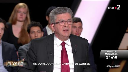 Jean-Luc Mélenchon sur le plateau de France 2 à Paris, le 31 mars 2022. (FRANCE TELEVISIONS)