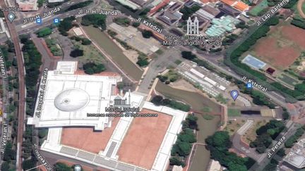 The underground passage will connect the Catholic cathedral "Our Lady of the Assumption" at the Istiqlal Mosque in Jakarta, the capital of Indonesia. (GOOGLE STREET VIEW)