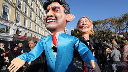 Statues à l'effigie de Jean-Luc Mélenchon et Marine Le Pen au carnaval de Nice, le 25&nbsp;février 2017. (VALERY HACHE / AFP)