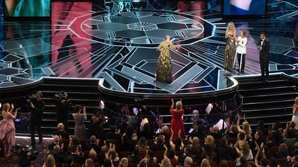 Oscars 2018 : Frances McDormand invite les femmes dans la salle à se lever.
 (Mark RALSTON / AFP)