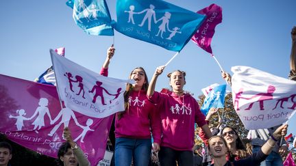 Un rassemblement de La Manif pour tous à Paris, le 16 octobre 2016. (MICHAEL BUNEL / NURPHOTO)