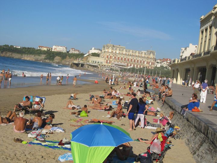 La Grande Plage, &agrave; Biarritz (Pyr&eacute;n&eacute;es-Atlantiques), le 18 octobre 2013.&nbsp; (  MAXPPP)