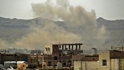 Un bombardement au Yemen, le 1er juillet 2020. (MOHAMMED HUWAIS / AFP)