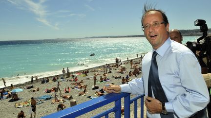 Fran&ccedil;ois Hollande, le 18 juillet 2011, &agrave; Nice (Alpes-Maritimes). (JEAN-PIERRE AMET / REUTERS)