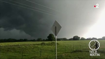 Un tornade ravageant les Etats-Unis. (France 2)