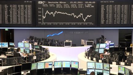 La Bourse de Francfort le jour de l'annonce du projet de fusion entre la Deutsche B&ouml;rse et NYSE Euronext, le 15 f&eacute;vrier 2011.&nbsp; (DANIEL ROLAND/AFP)