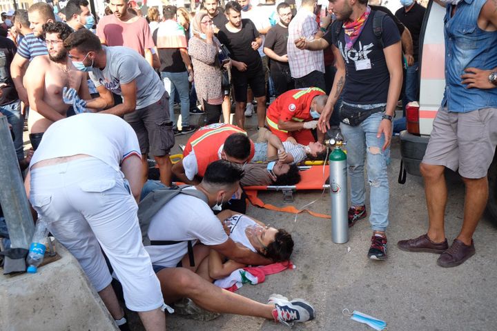 La manifestation de samedi 8 août à Beyrouth a été émaillée d’émeutes et d’affrontements avec les forces de l’ordre. Selon la Croix-Rouge, près de 200 manifestants ont été blessés. La police a annoncé la mort d’un de ses hommes. (NATHANAEL CHARBONNIER / RADIO FRANCE)