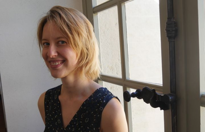 Anna Danilevskaïa dans les couloirs de l'Abbaye d'Ambronay.
 (Lorenzo Ciavarini Azzi / Culturebox)