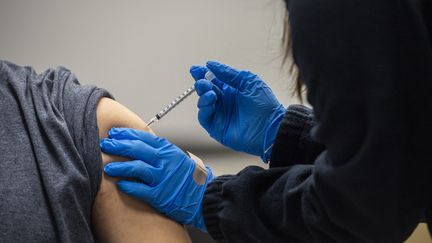 Covid-19 : quels corps de métiers pourraient être concernés par l'obligation vaccinale ?