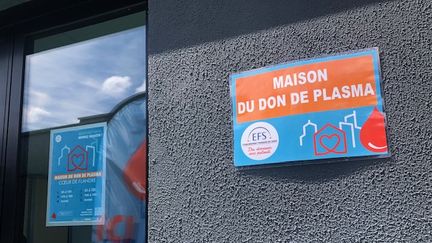 La toute première maison du don de plasma en France, située à Hazebrouck, dans le Nord. (Laura Lavenne / Radiofrance)