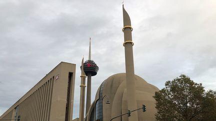 La mosquée centrale de Cologne. (LUDOVIC PIEDTENU / RADIO FRANCE)