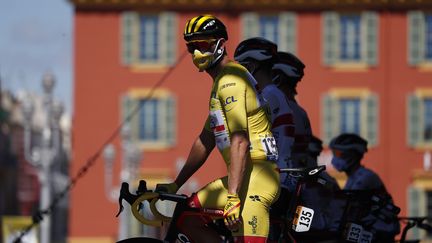 Alexander Kristoff arbore son masque de protection (THIBAULT CAMUS / AFP)