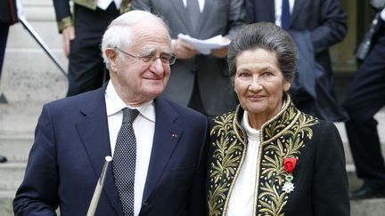 Antoine et Simone Veil à l'Académie française à Paris, le 18 mars 2010. (FRANCOIS GUILLOT / AFP)