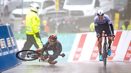 Michael Woods a profité de la chute de&nbsp;Geraint Thomas&nbsp;dans la dernière ligne droite pour s'imposer sur la quatrième étape du tour de Romandie. (FABRICE COFFRINI / AFP)