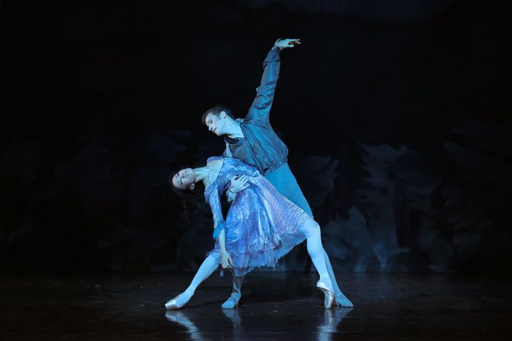 Sae Eun Park et Fabien Revillion dans "La Dame aux camélias"
 (Svetlana Loboff / Opéra national de Paris)