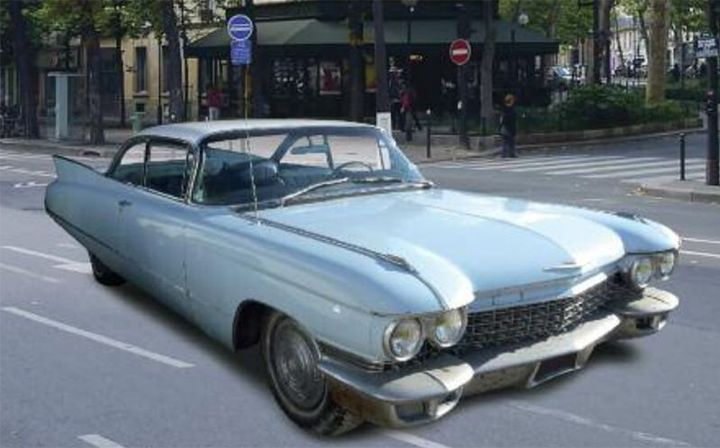 La Cadillac Coupe de ville 1960 ayant appartenu à Coluche.
 (Maison de vente Osenat)