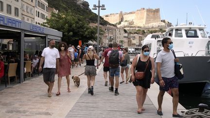 Corse : Bonifacio attend les touristes avec impatience