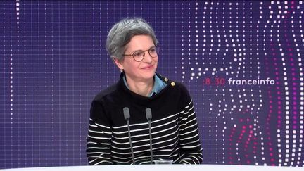 Sandrine Rousseau, présidente du conseil politique de Yannick Jadot, spécialisée dans les questions de précarité et discrimination,&nbsp;était l'invitée du "8h30&nbsp;franceinfo", dimanche 16 janvier 2022. (FRANCEINFO / RADIOFRANCE)