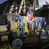 La stèle en hommage aux victimes du drame de Furiani du 5 mai 1992, devant le stade Armand-Cesari, en février 2021. (XAVIER GRIMALDI
BASTIA / MAXPPP)