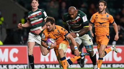 Le Sud-Africain Johan Goosen, auteur du deuxième essai de Montpellier, lors de la finale de la Challenge Cup contre Leicester, le vendredi 21 mai à Twickenham. (GLYN KIRK / AFP)