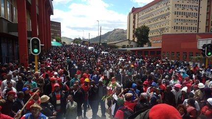 3000 personnes ont manifesté dans les rues de Mbabane, la capitale d'eSwatini, le 25 septembre 2019. (MONGI ZULU / AFP)