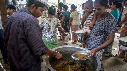 Ce n'est pas la première fois qu'un reportage du photographe est exposé à Visa. En 2006 «Les enfants du Noma», et en 2012 «Zabbalines, les chiffonniers du Caire», y avaient déjà été présentés. Photographe de presse depuis 1997, il est membre de «Signatures, une maison de photographes», une structure à mi-chemin entre l’agence et le collectif. Ses nombreux reportages, réalisés aux quatre coins du monde, font l'objet de parutions régulières dans la presse et les magazines. ( Bruno AMSELLEM / Signatures http://www.signatures-photographies.com/vitrine/fr/accueil)