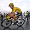 Le maillot jaune Julian Alaphilippe sur les pentes du Prat d'Albis lors de la 15e étape du Tour de France le 21 juillet 2019. (TIM DE WAELE / GETTY IMAGES)