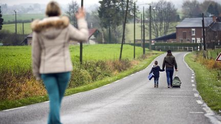 400 000 enfants alternent entre les deux domiciles&nbsp;de leurs parents séparés, selon les chiffres de l'Insee.&nbsp; (BELLOUMI / MAXPPP)