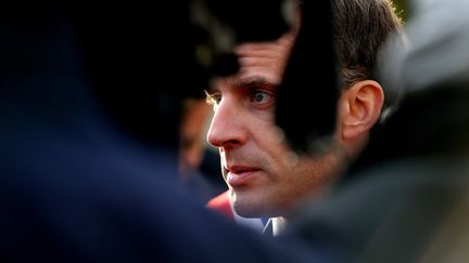 Emmanuel Macron, lors de son déplacement dans les Ardennes pour les commémorations de la fin de la Première Guerre mondiale, le 7 novembre 2018, à Charleville-Mézières. (FRANCOIS NASCIMBENI / AFP)