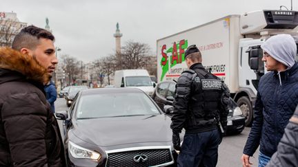 &nbsp; (Les VTC convergent vers la place de la Nation à Paris © MaxPPP)