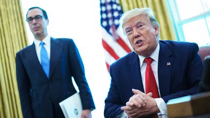 Le président américain, Donald Trump, annonce une série de sanctions visant l'Iran, le 24 juin 2019. (MANDEL NGAN / AFP)