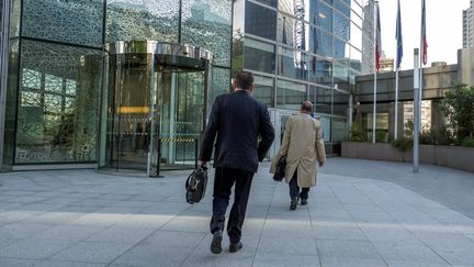 Dans le quartier d'affaires de La Défense, à Paris. Photo d'illustration. (BRUNO LEVESQUE / MAXPPP)