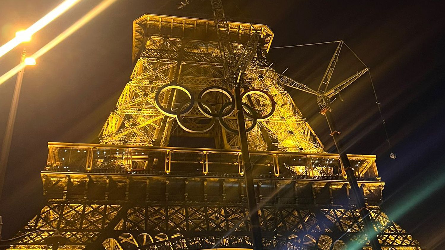 Paris 2024 : lasers, porteurs de flamme "cachés" et ciel illuminé... Les  premiers éléments de la cérémonie d'ouverture des JO